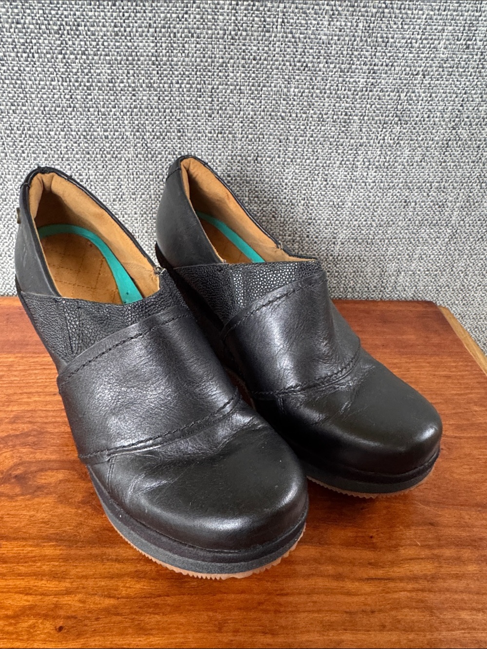Mozo Divine Black Leather Slip Resistant Platform Wedge Work Shoes for Women 9